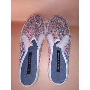 Tommy Hilfiger Ladies Floral And Ladybug Slip On Sneakers Size 7